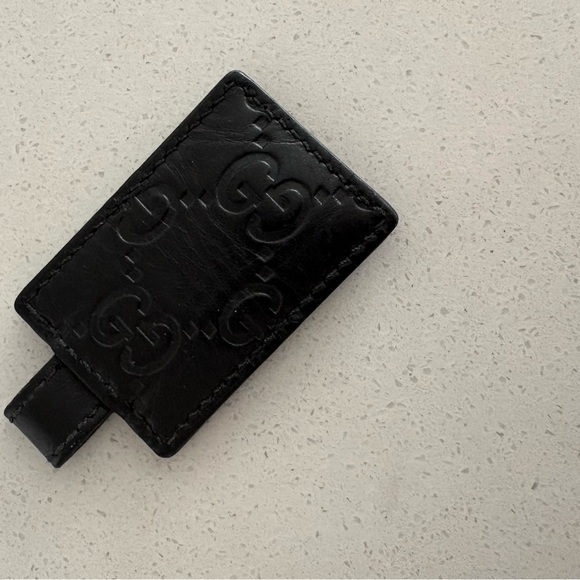 Gucci bag charm embossed GG Black Leather Keychain - Picture 4 of 5